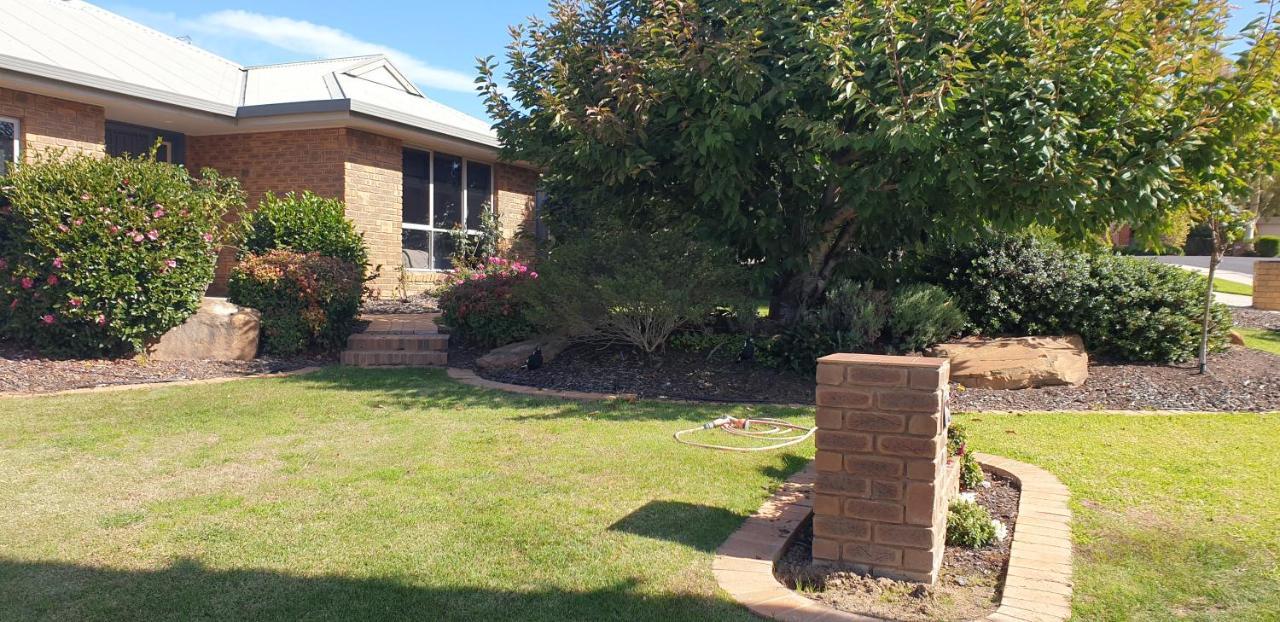 Quiet Bedroom Own Bathroom At Home In Golden Square Bendigo Exterior photo